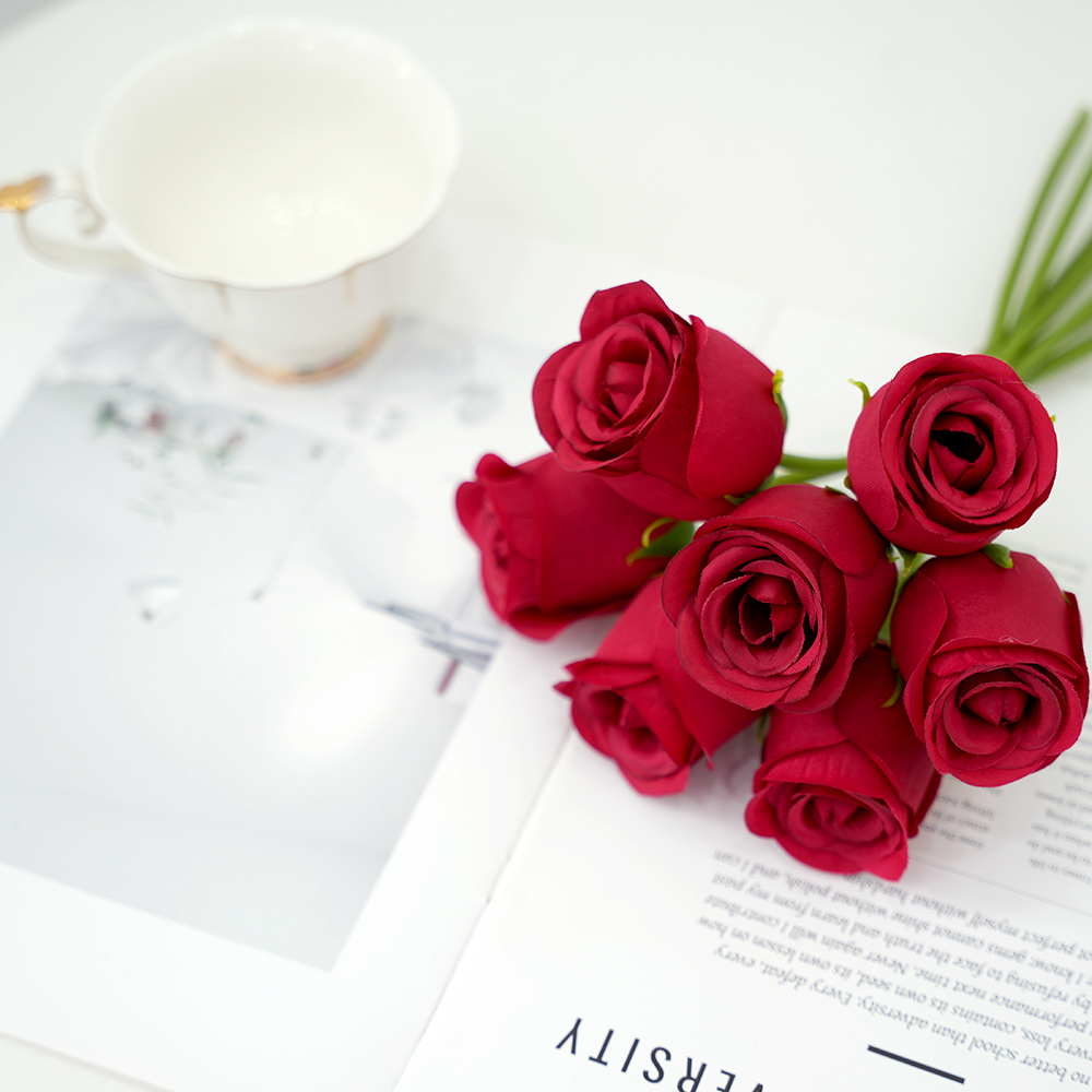 Artificial rose bouquet