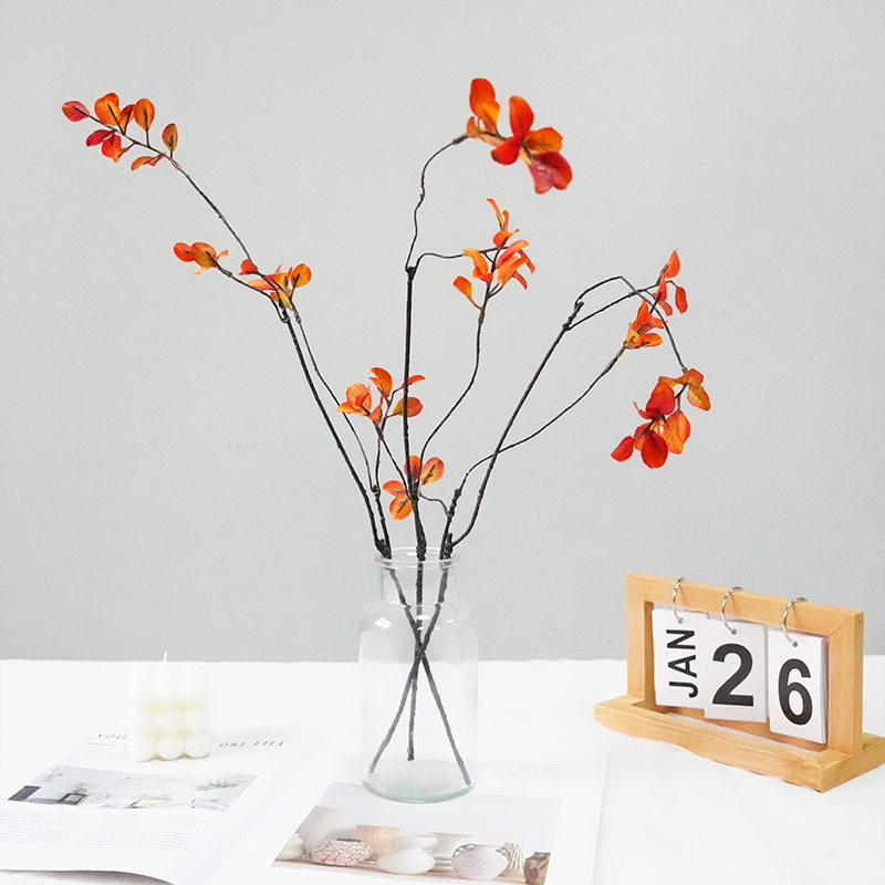 1 artificial maple leaf