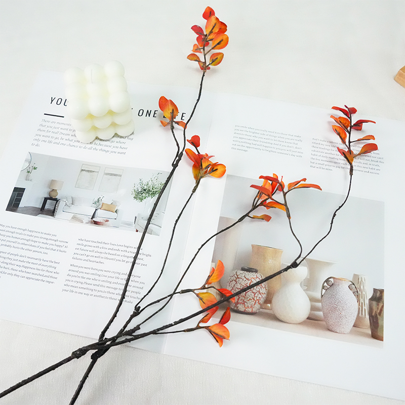 1 artificial maple leaf