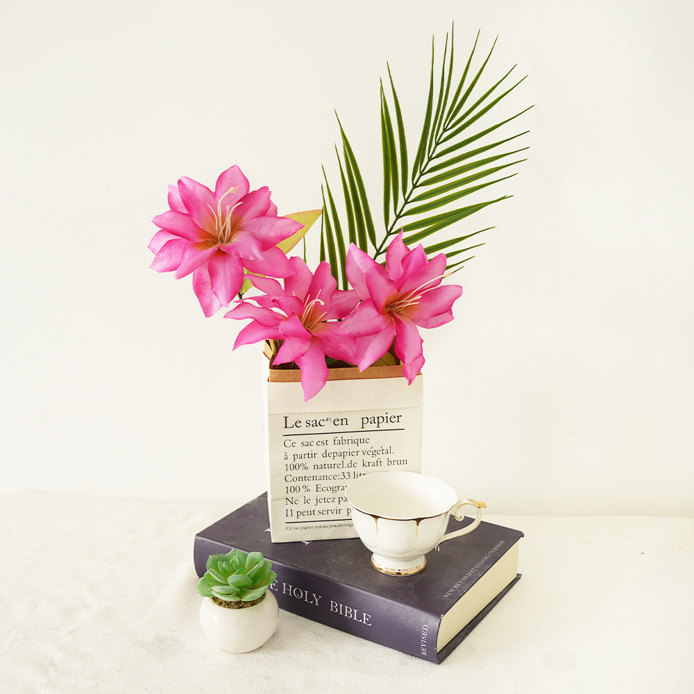 18 Artificial flame lily