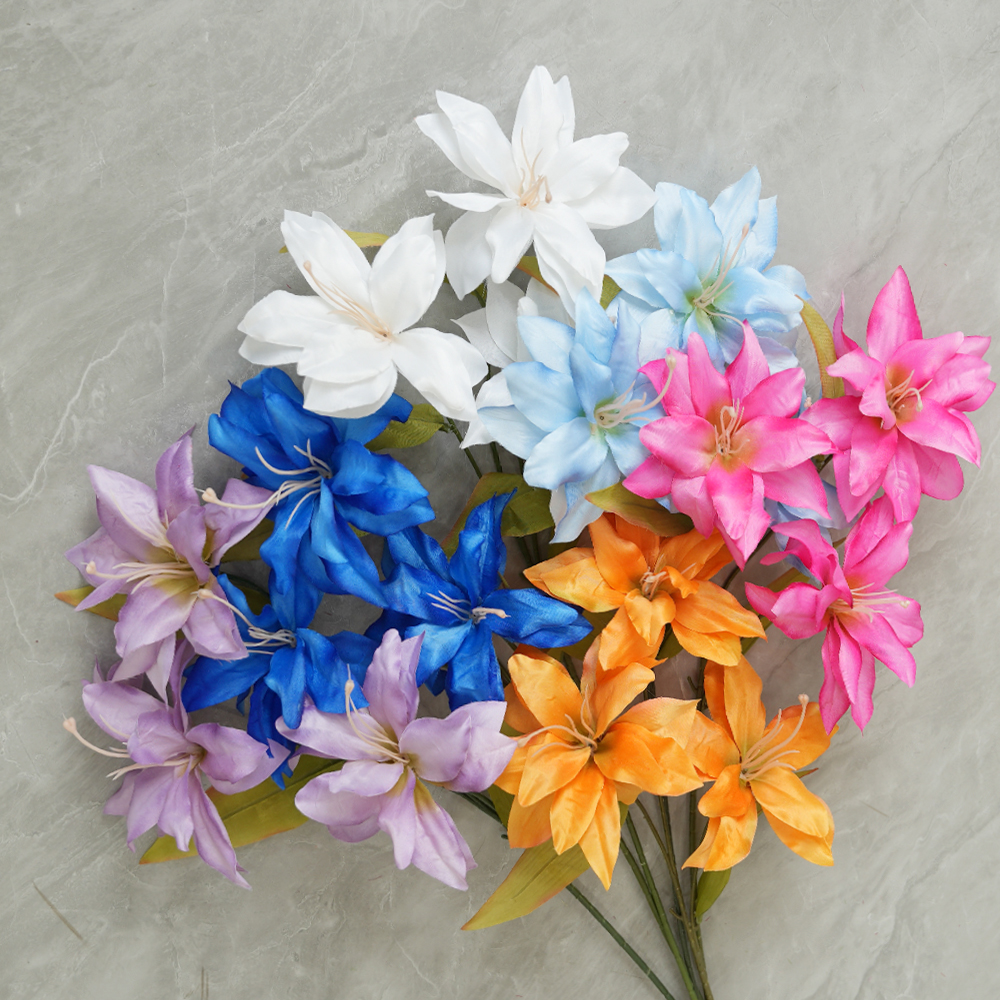 18 Artificial flame lily