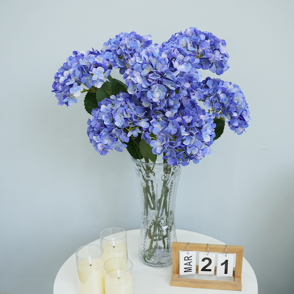13 Artificial hydrangea flowers
