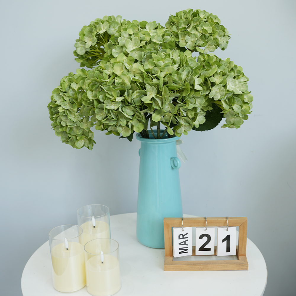 13 Artificial hydrangea flowers